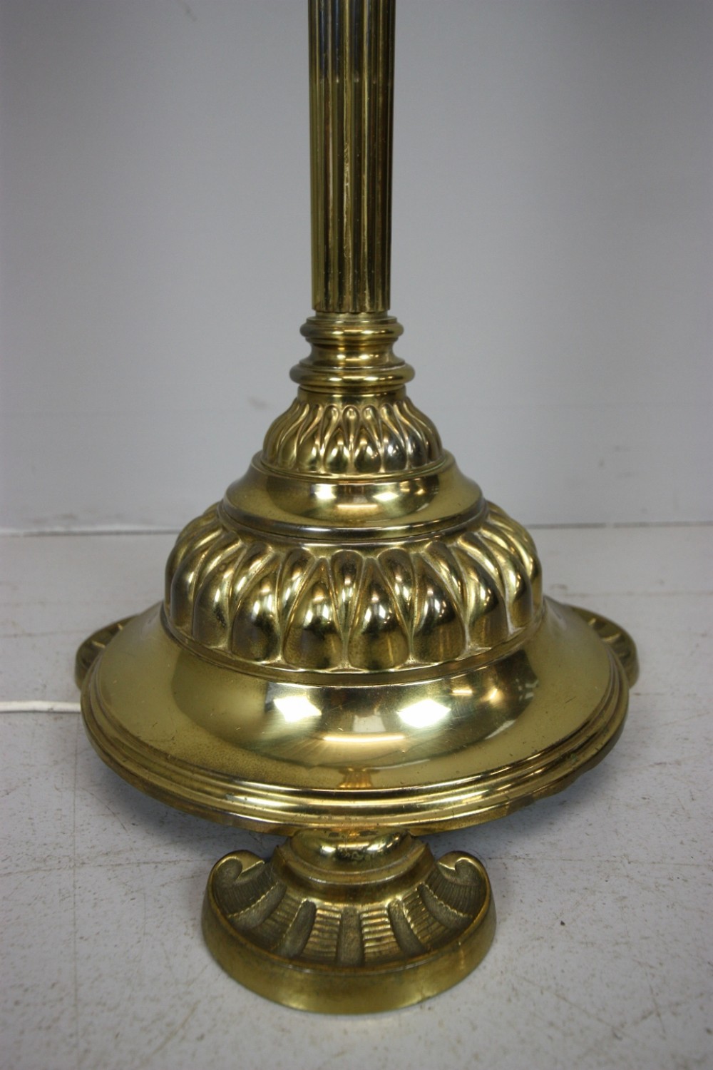 Quality Edwardian Antique Brass Standard Lamp. 