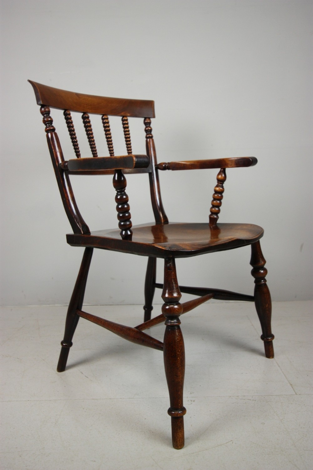 Thames Valley Antique Country Windsor Armchair. 