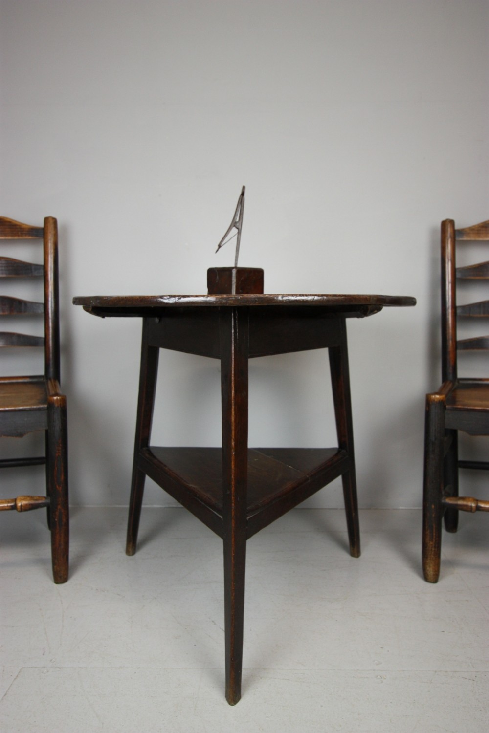 18th Century Antique Period Oak Cricket Table. 
