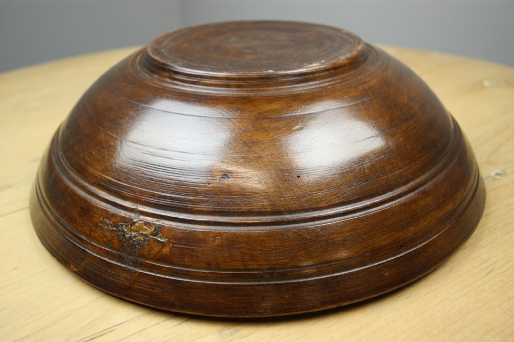 Beautiful English Antique Sycamore Dairy Bowl. 