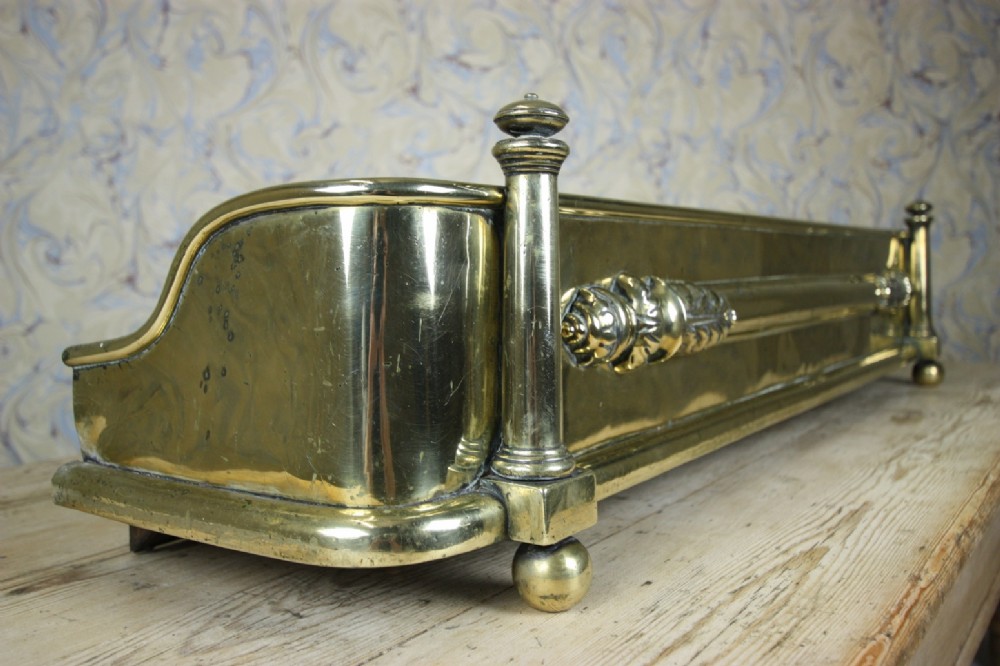 Excellent Heavy Quality Regency Antique Brass Fire Fender. 