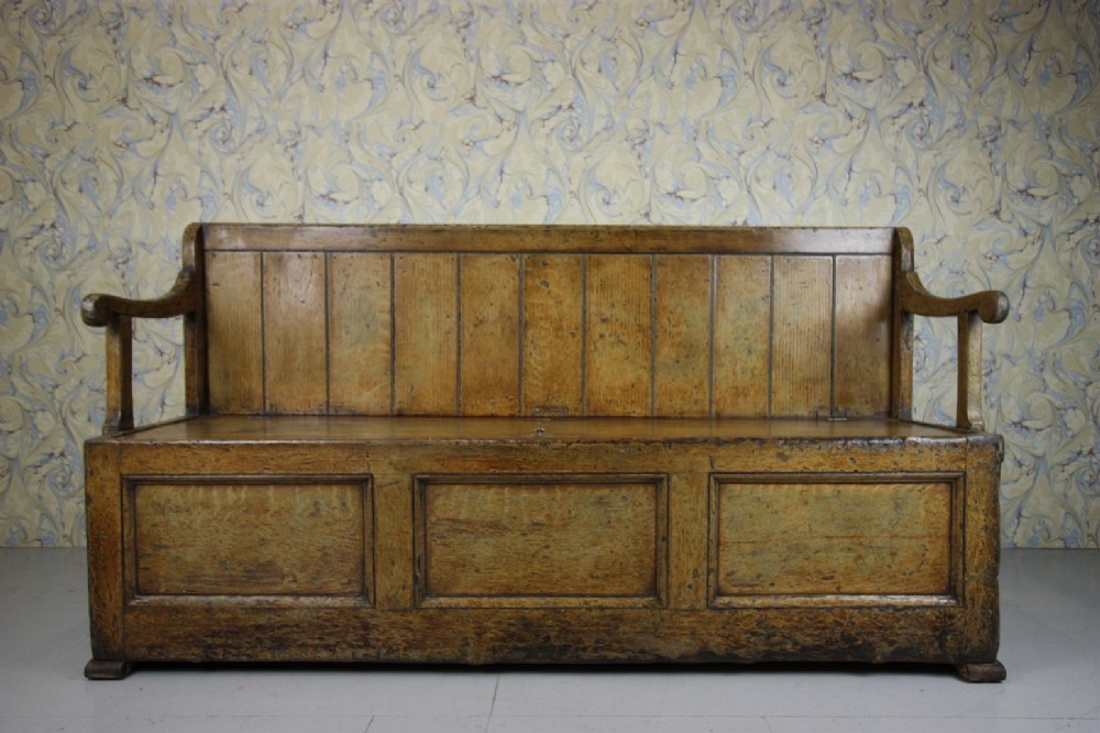 Early 19th Century Antique Pine Box Seat Settle in Paint.