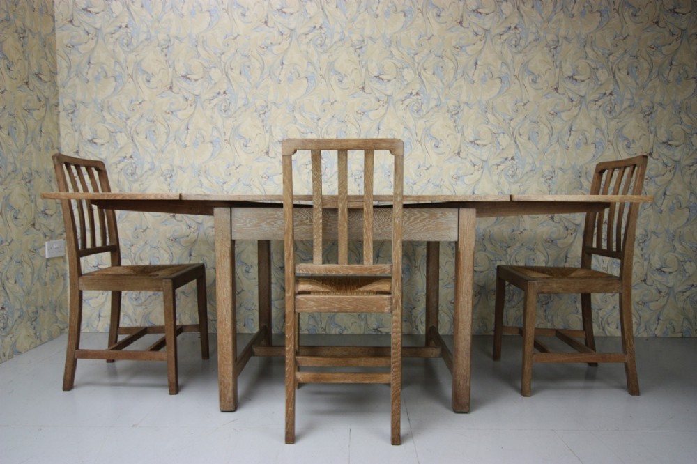 1930's Heals Oak Draw Leaf Dining Table.