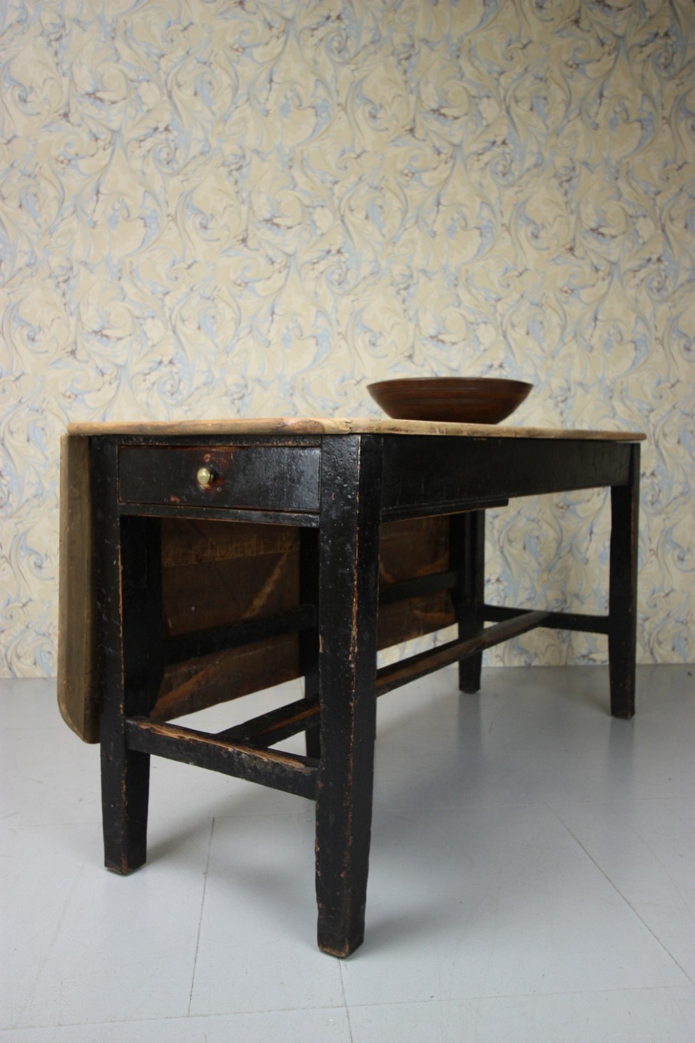 Westmoreland Antique Supper Dining Table.