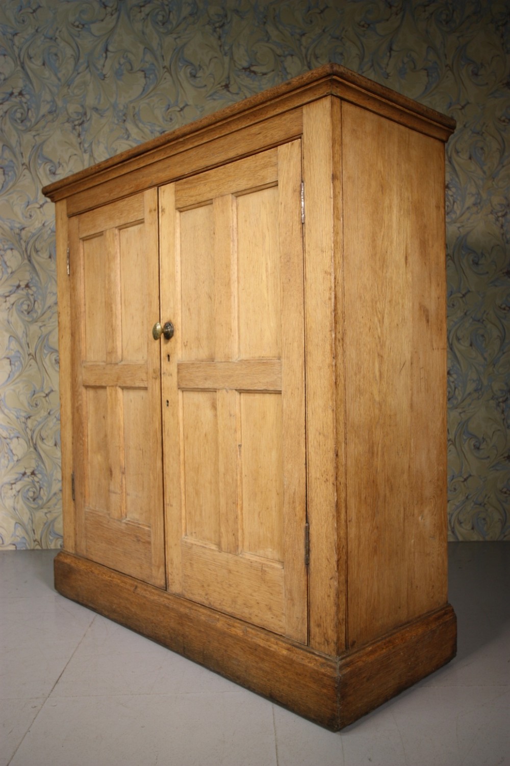 Edwardian English Antique Oak Cupboard.