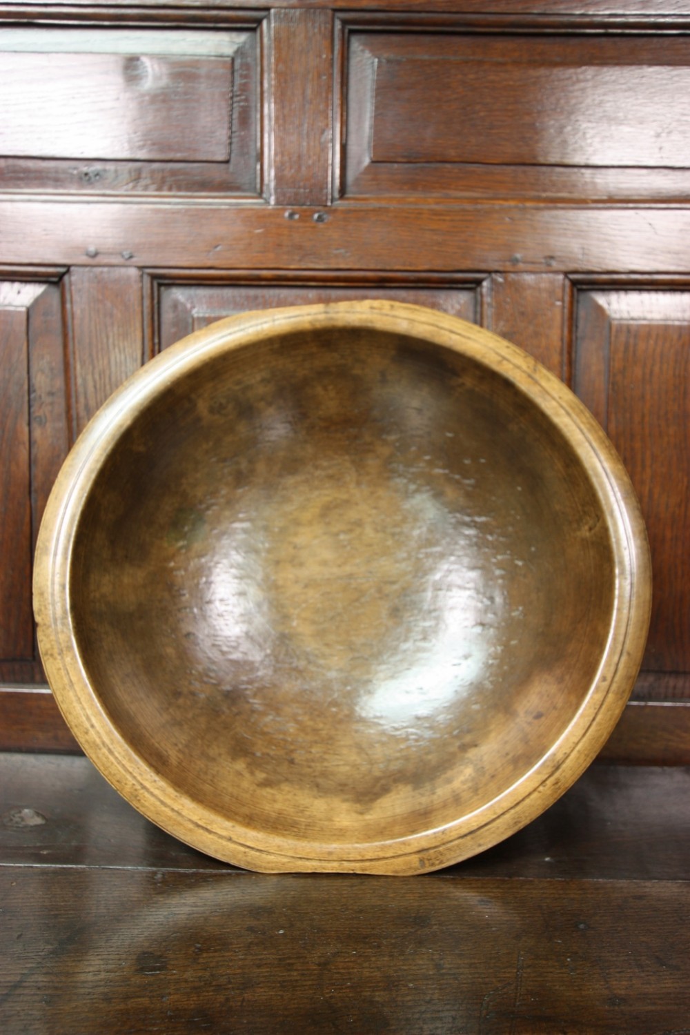 Large 19th Century Antique Sycamore Dairy Bowl. 