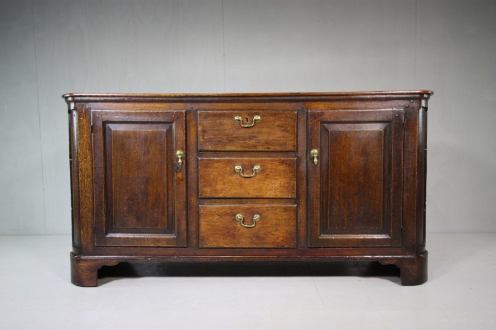 Beautiful Bewcastle Georgian Antique Oak Dresser.