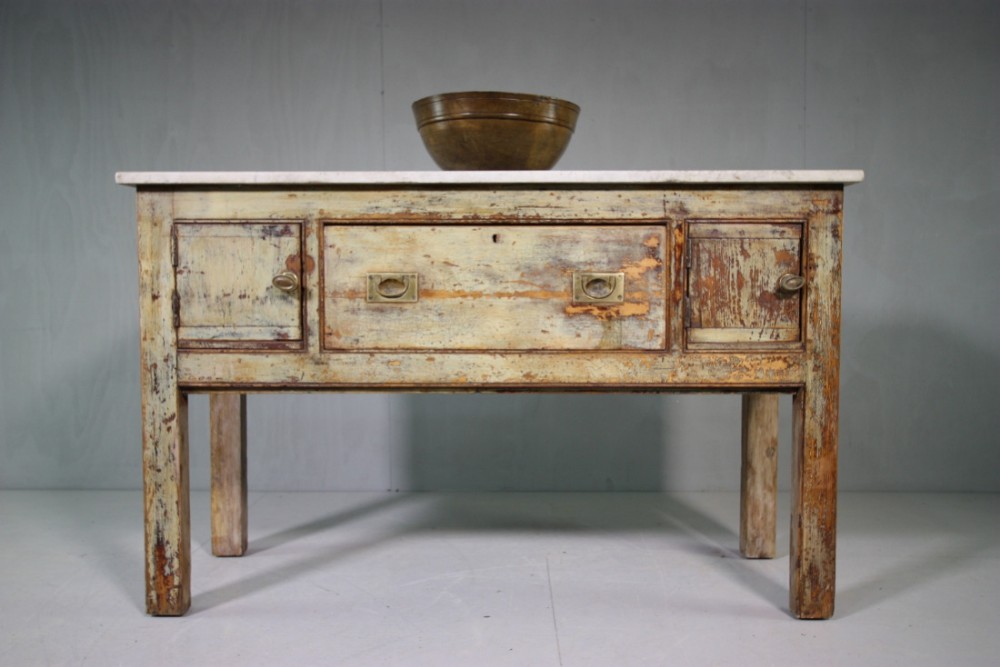 Early 19th Century Antique Pine Dresser in Original Paint.