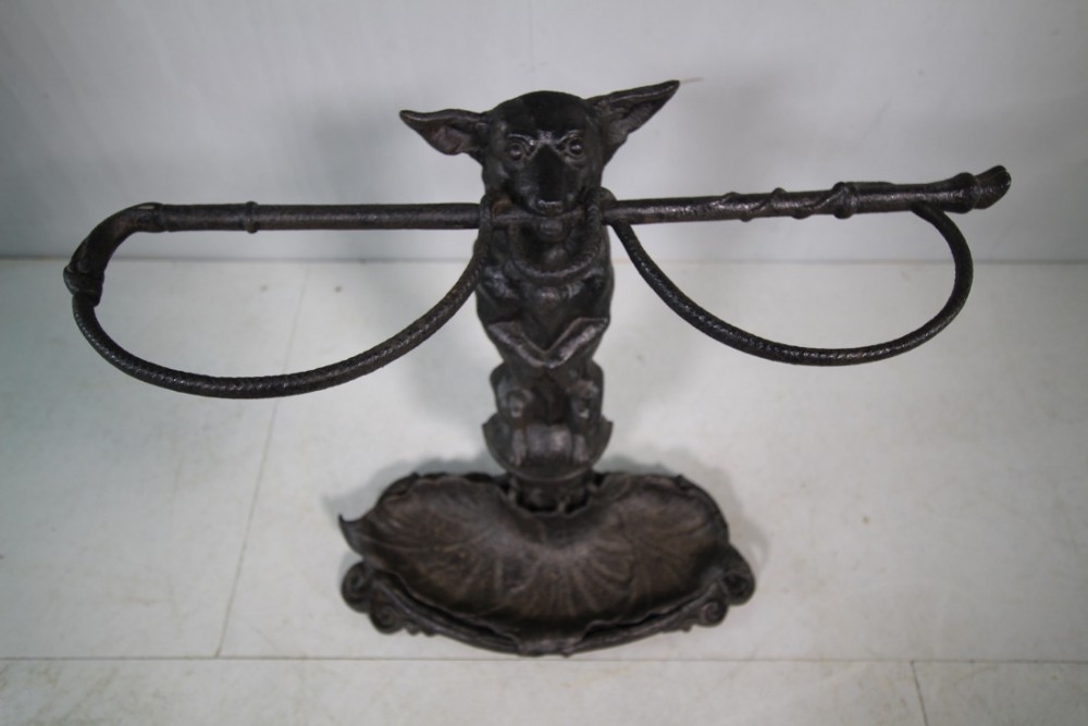 Coalbrookdale Antique Iron Chihuahua Stick Stand. 