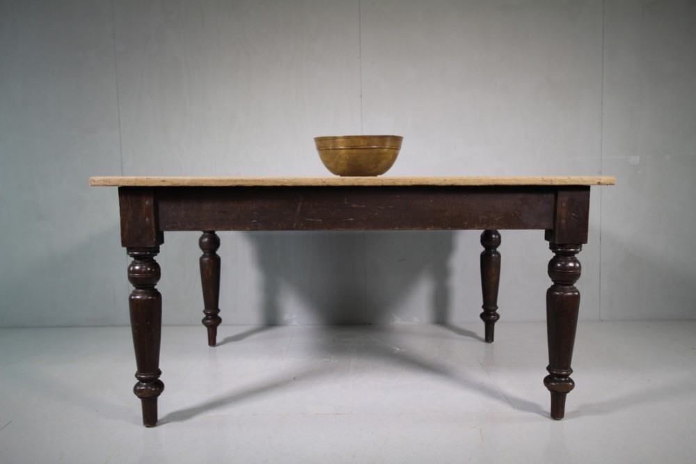 English 19th Century Antique Dining Table.