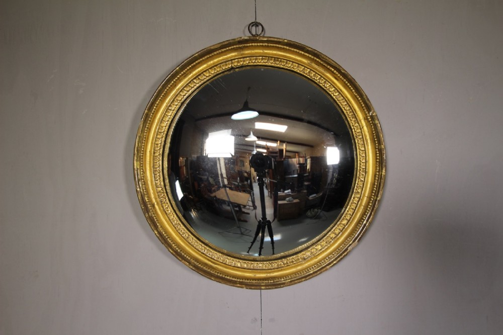 Beautiful Regency Period Antique Gilt Convex Mirror.