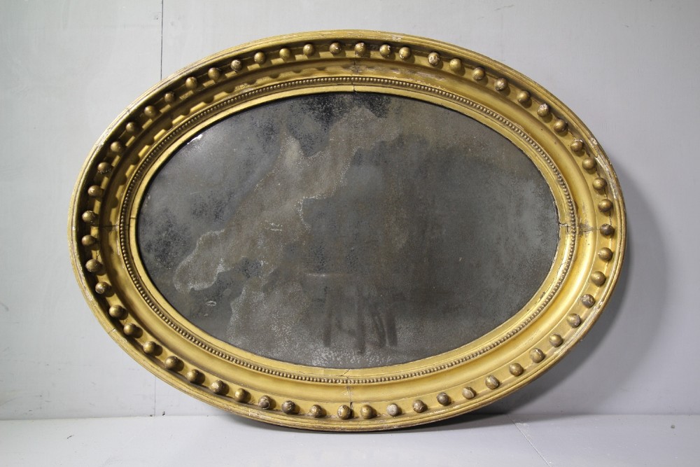 Beautiful Georgian Antique Gilt Oval Mirror.