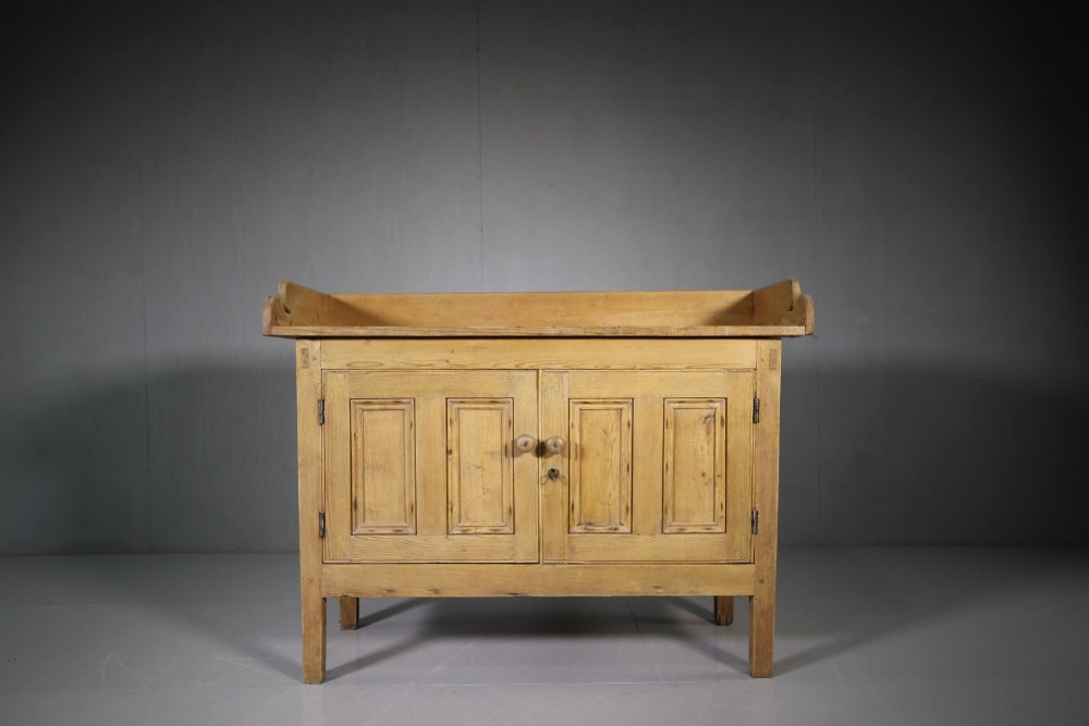 Early 19th Century Antique Pine Dairy Table 