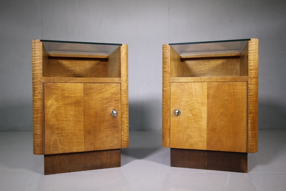 Pair of 1920's Bedside Cabinets in Fiddle Back Maple