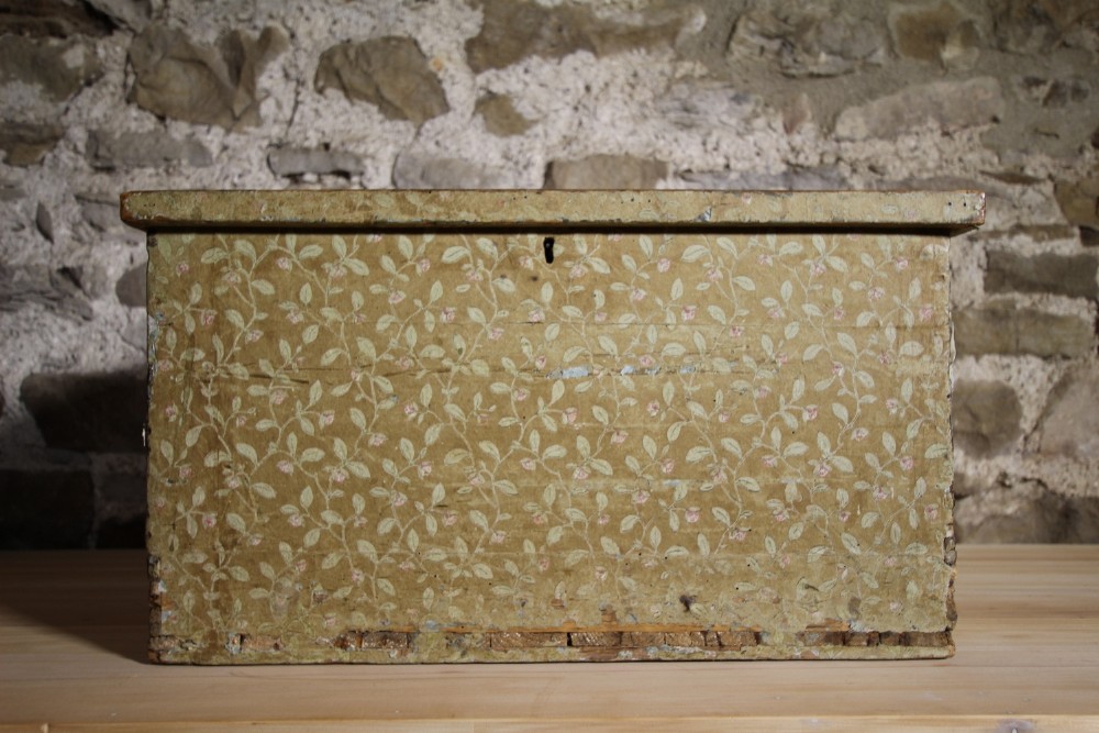 Pretty Georgian Antique Pine Box in Georgian Paper