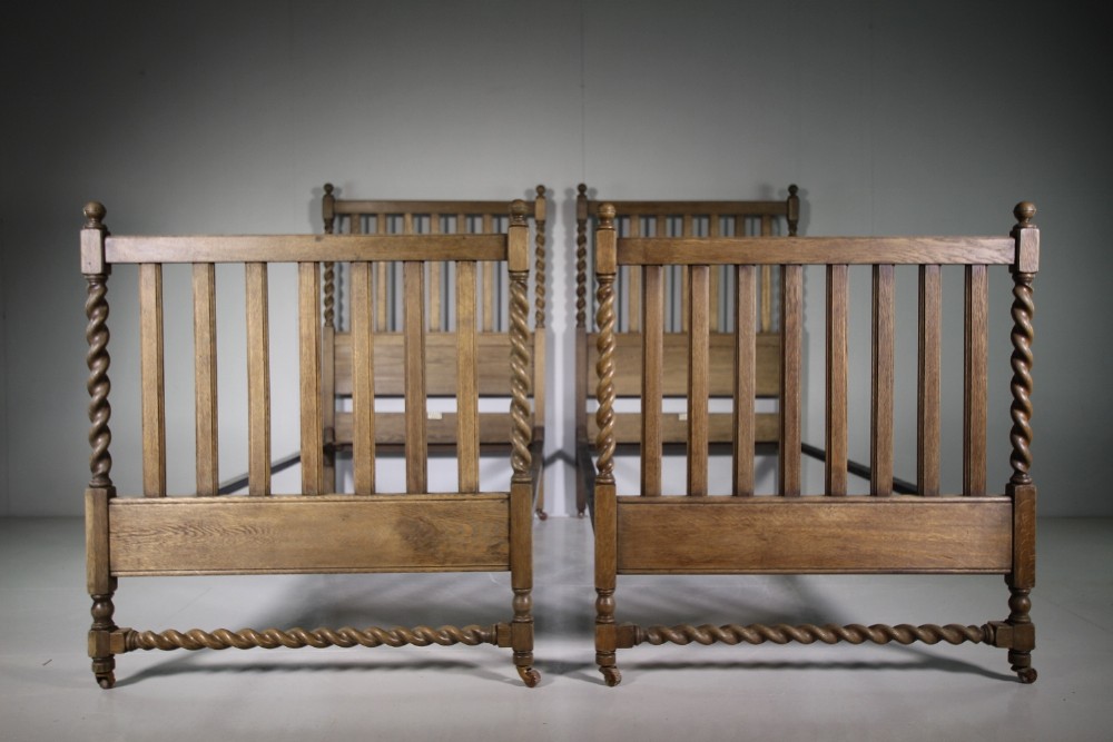 Pair of Lovely Heals Edwardian Antique Oak Single Beds