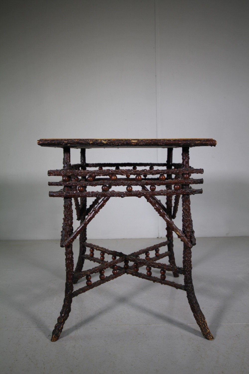 19th Century English Antique Briar Wood Table