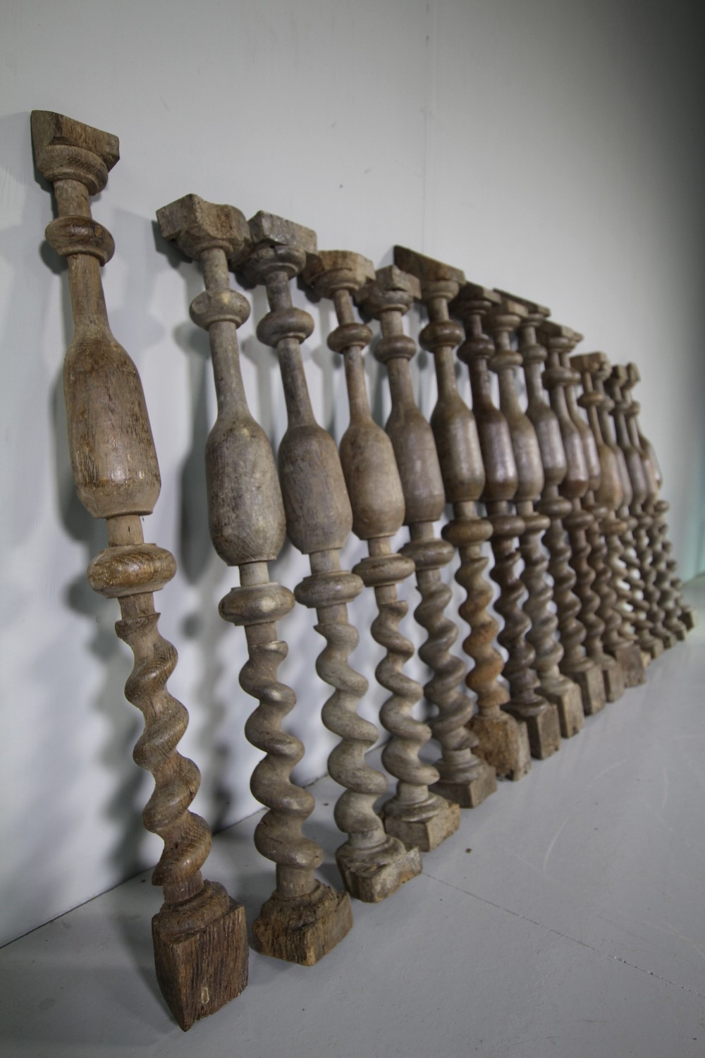 Set x 14 17th Century Antique Oak Stair Balustrading