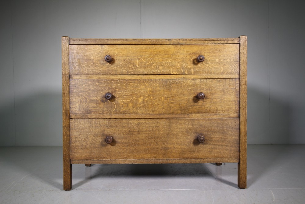 Heals Antique Oak Letchworth Chest of Drawers.