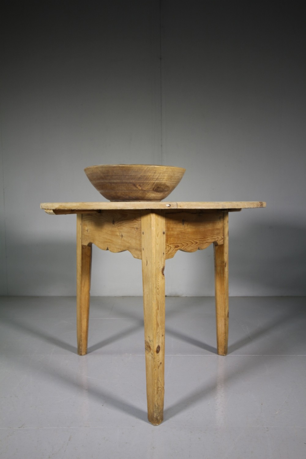 English 19th Century Antique Pine Cricket Table