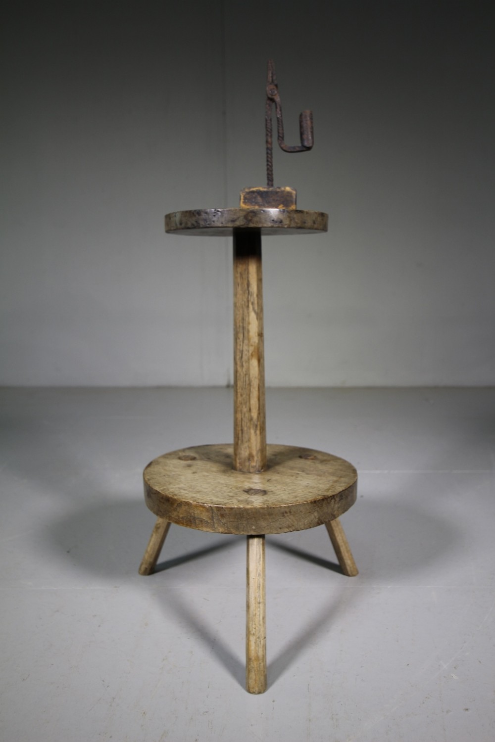 Early 19th Century Antique Englsh Oak Candlestand