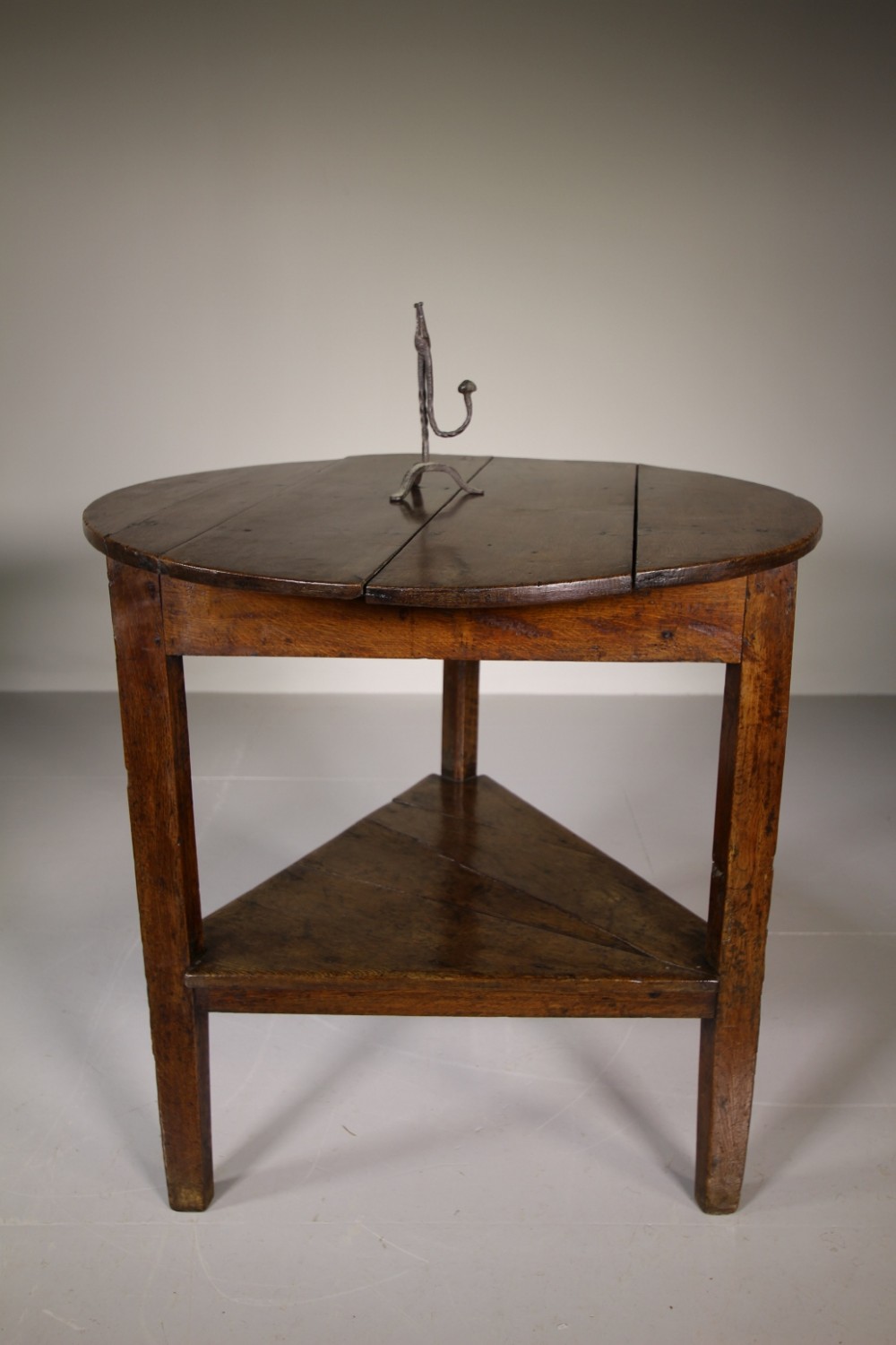 English 18th Century Antique Oak Cricket Table
