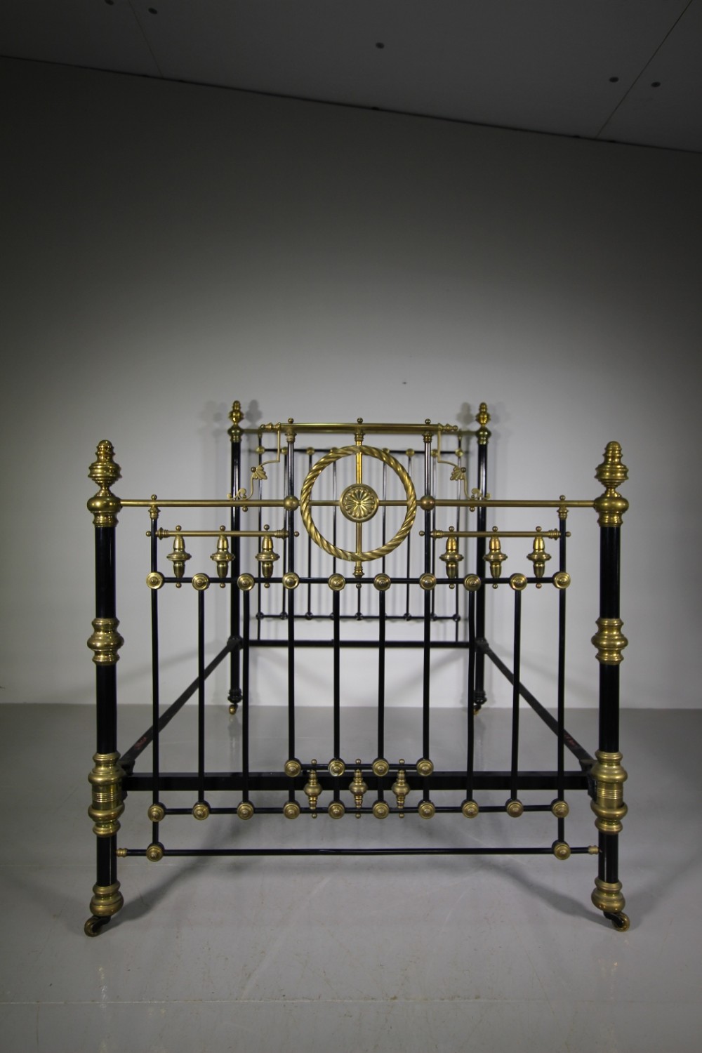English 19th Century Antique Iron & Brass Double Bed