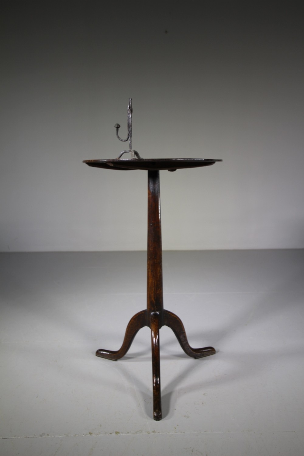 18th Century English Antique Country Tripod Table