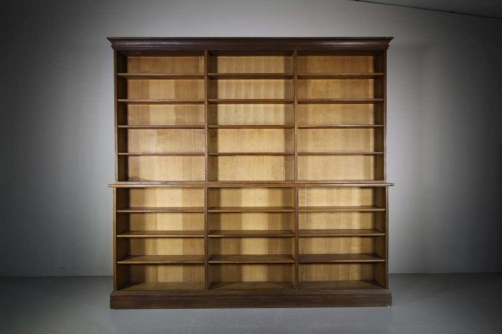 Superb Quality English 19th Century Antique Open Bookcase
