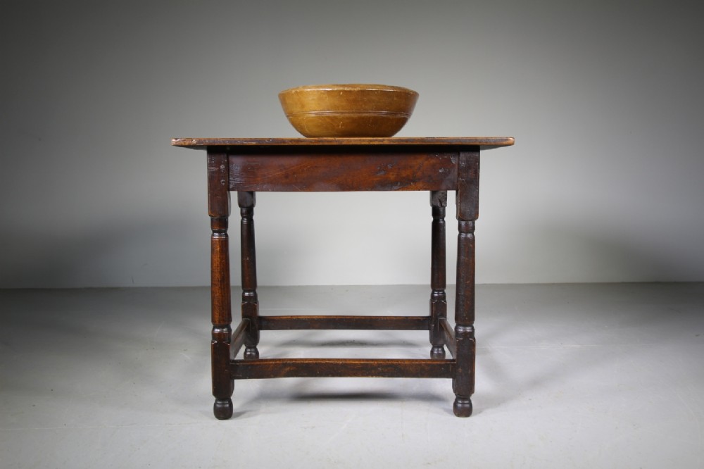 Georgian English Antique Elm Centre Table