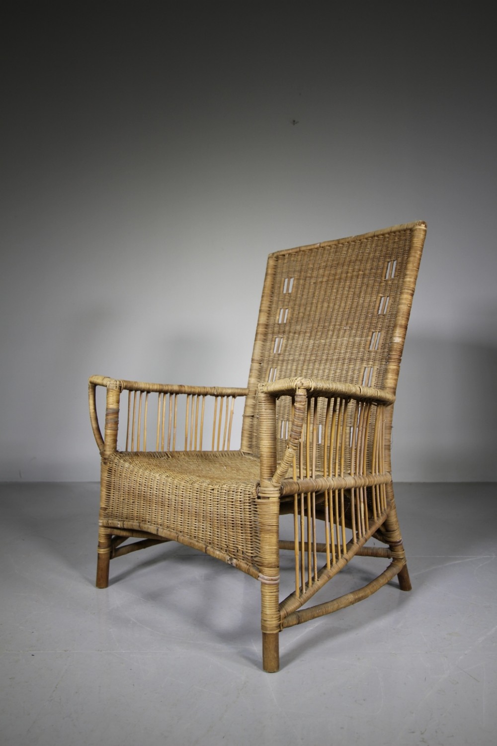 Dryad Antique Armchair - Travellers Joy 1907