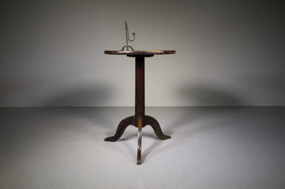 English 18th Century Antique Elm Tripod Table