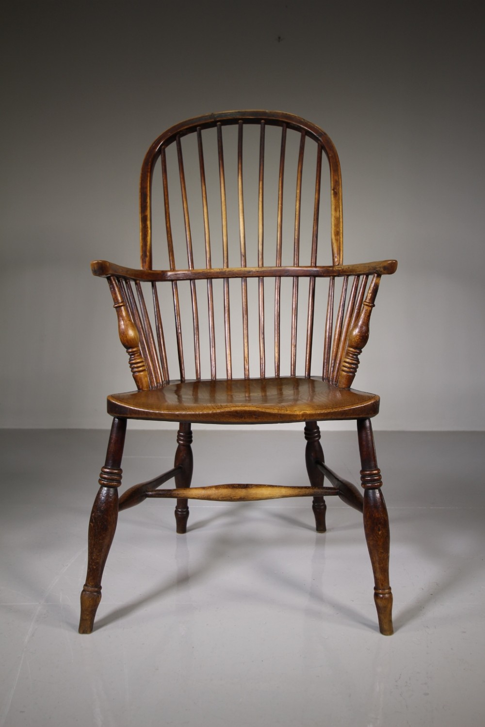 English 19th Century Antique Elm Windsor Armchair