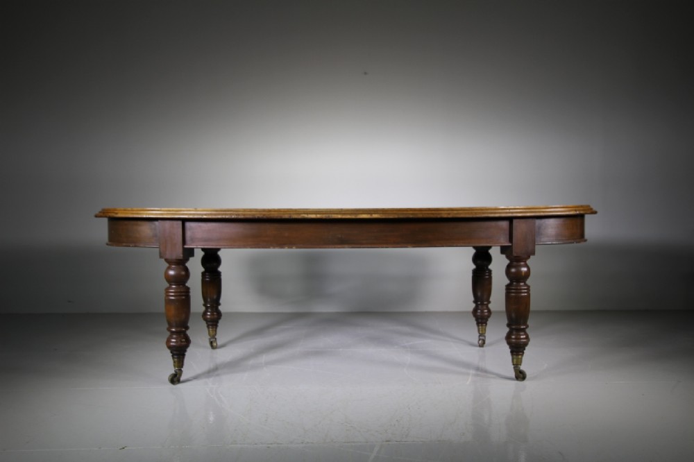 Unusual English 19th Century Antique Oval Mahogany Dining Table