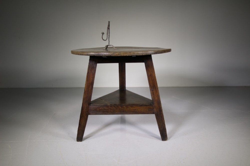 Georgian 18th Century Welsh Antique Cricket Table