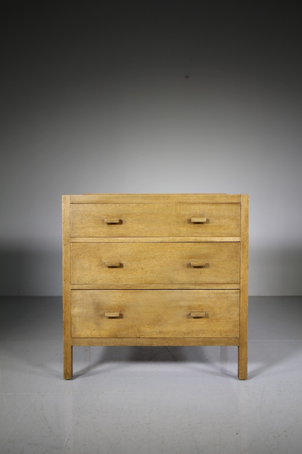 Heals 1920’s Oak Chest of Drawers – Labelled