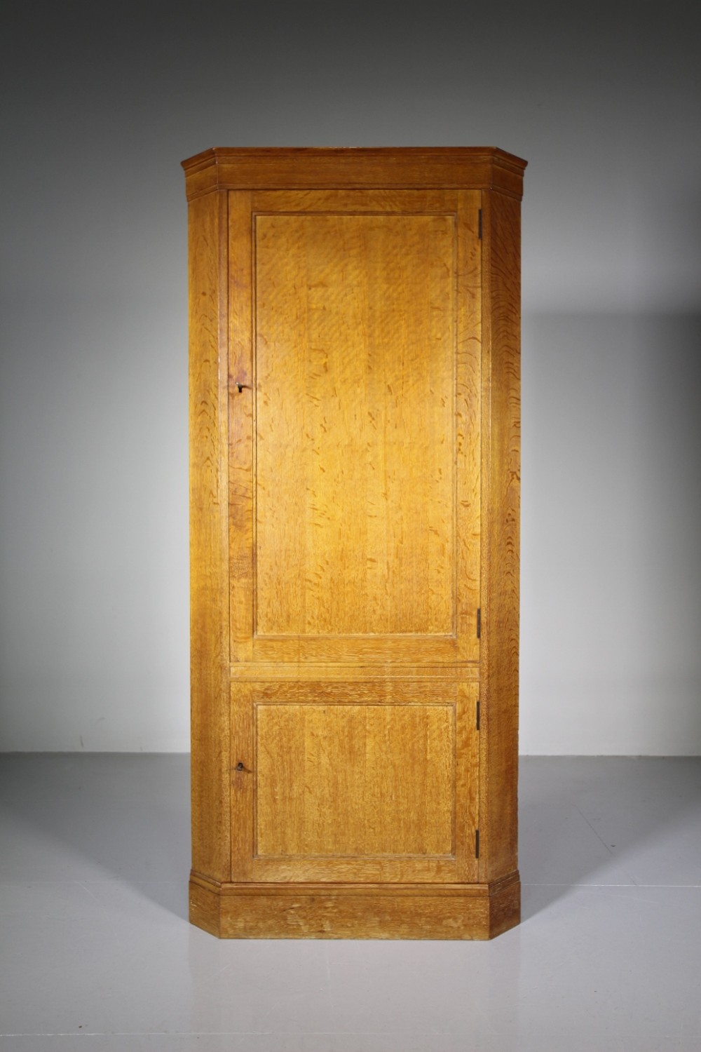Heals of London 1920’s Tall Oak Corner Cupboard – Labelled