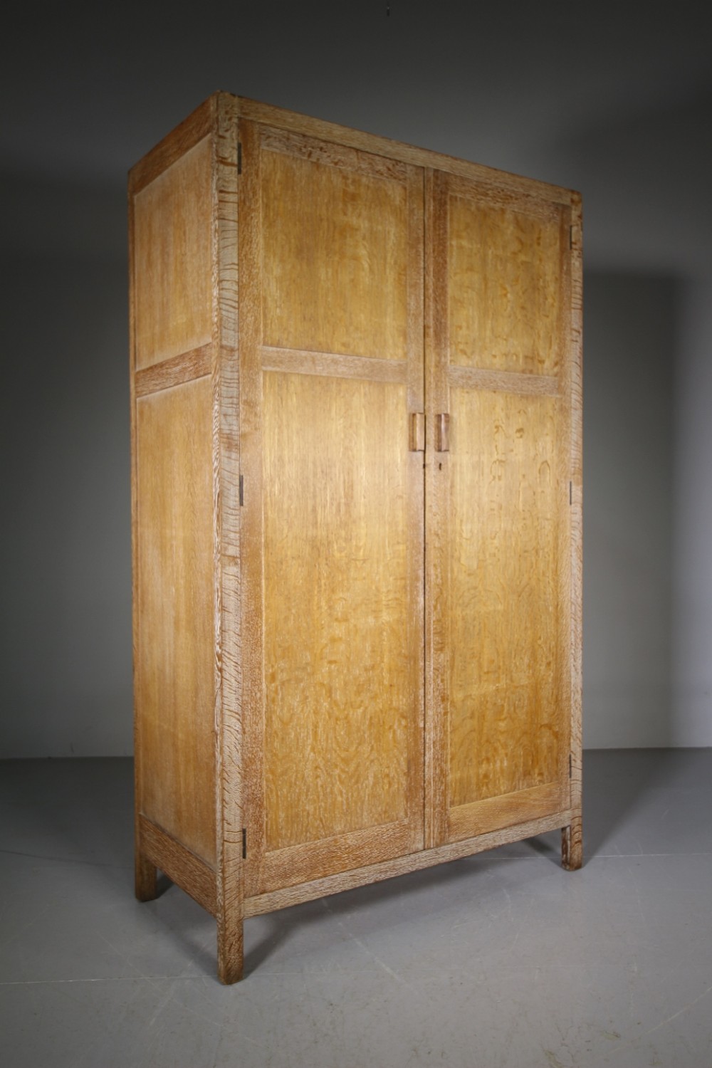 Heals of London 1920’s Oak Wardrobe – Labelled