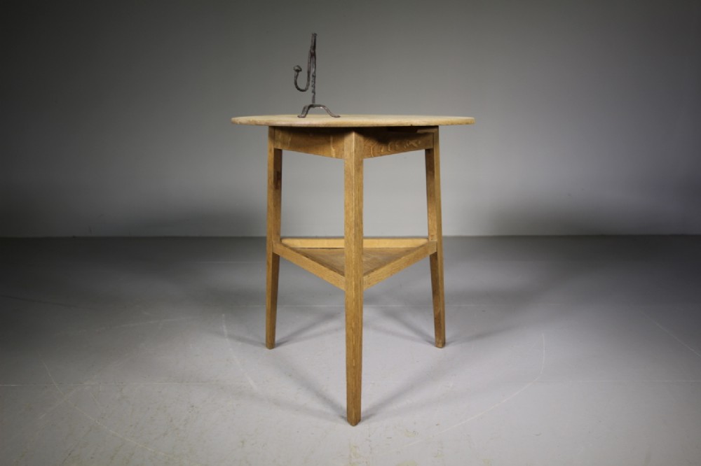 Edwardian Heals of London Antique Oak Cricket Side Table 