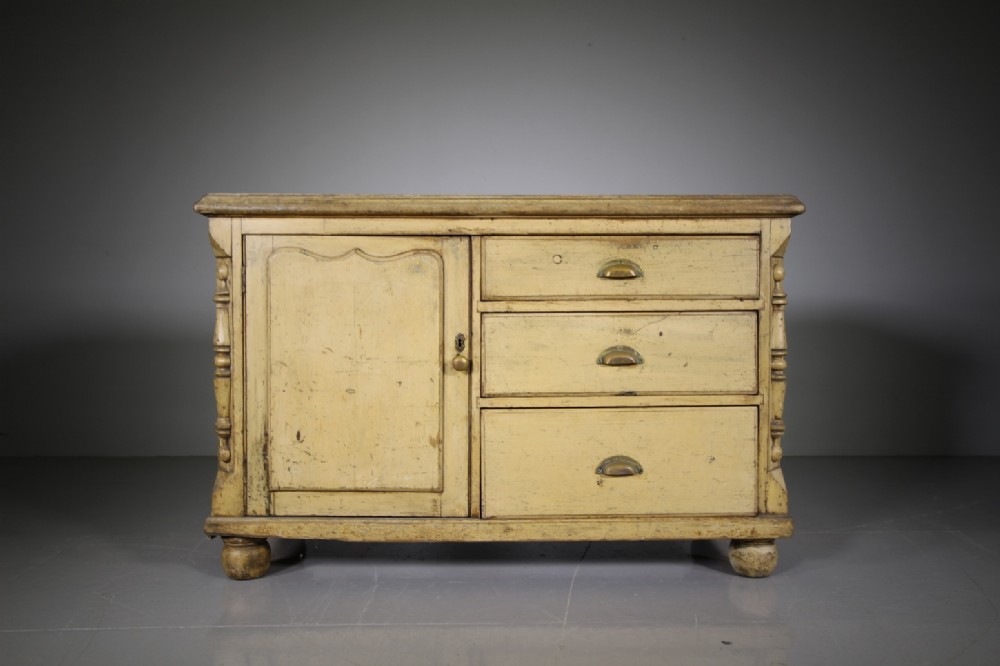 Lincolnshire Antique Painted Pine Dresser – All Original