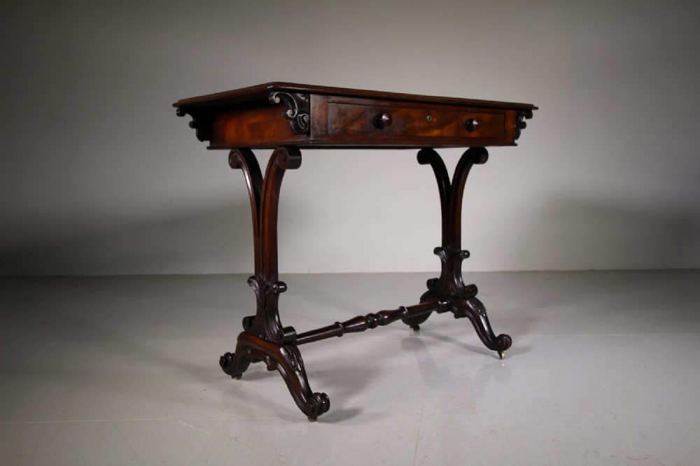English William IV Antique Mahogany Centre Table