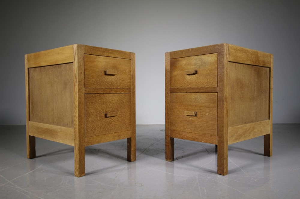 Pair of Heals 1920’s Oak Bedside Chests – Labelled