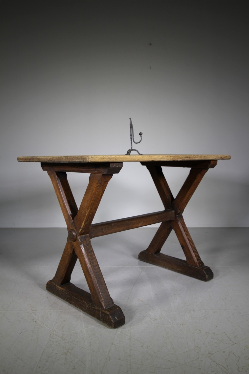 English 19th Century Antique Pine X Frame Tavern Table