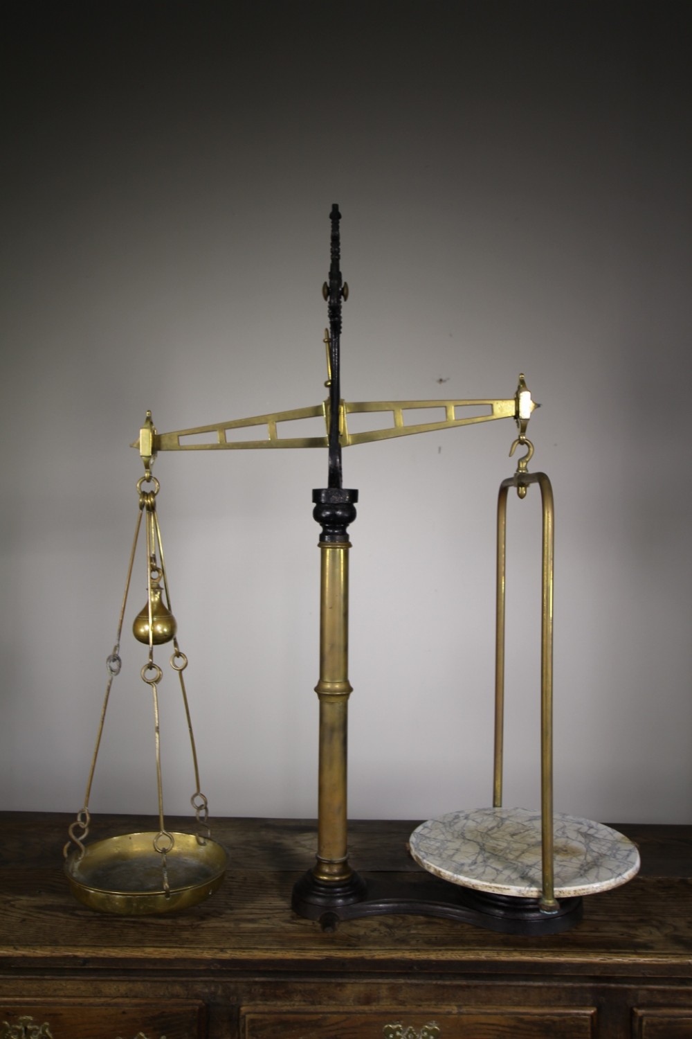 
Large 19th Century Antique Avery Shop Beam Scales
