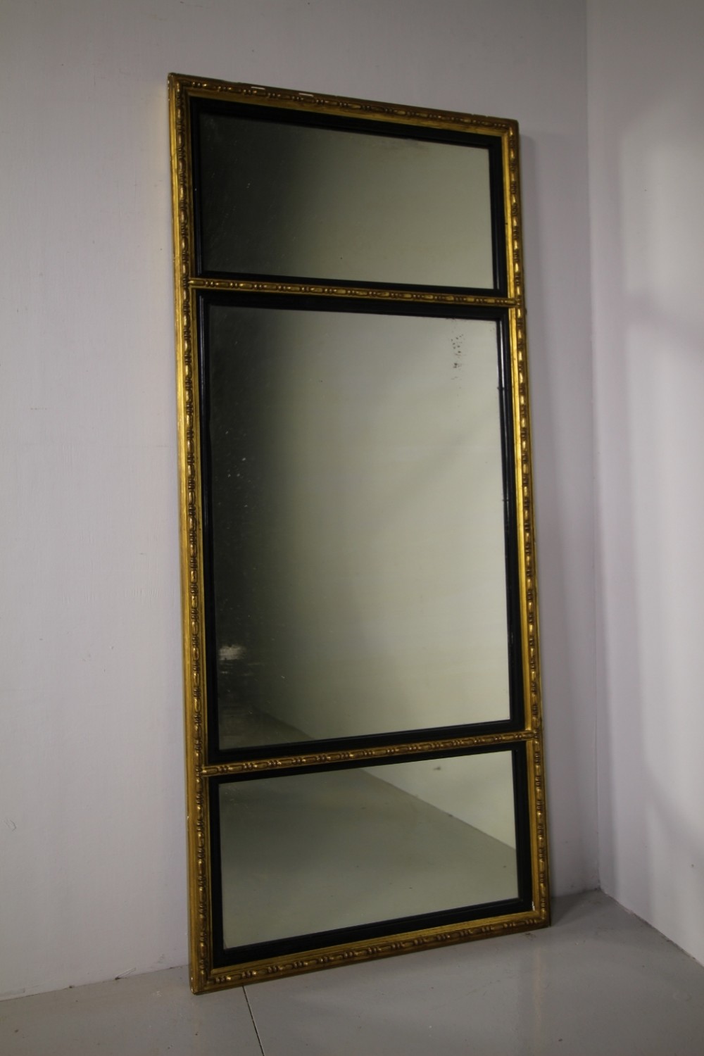 English 19th Century Antique Gilt Wall Mirror