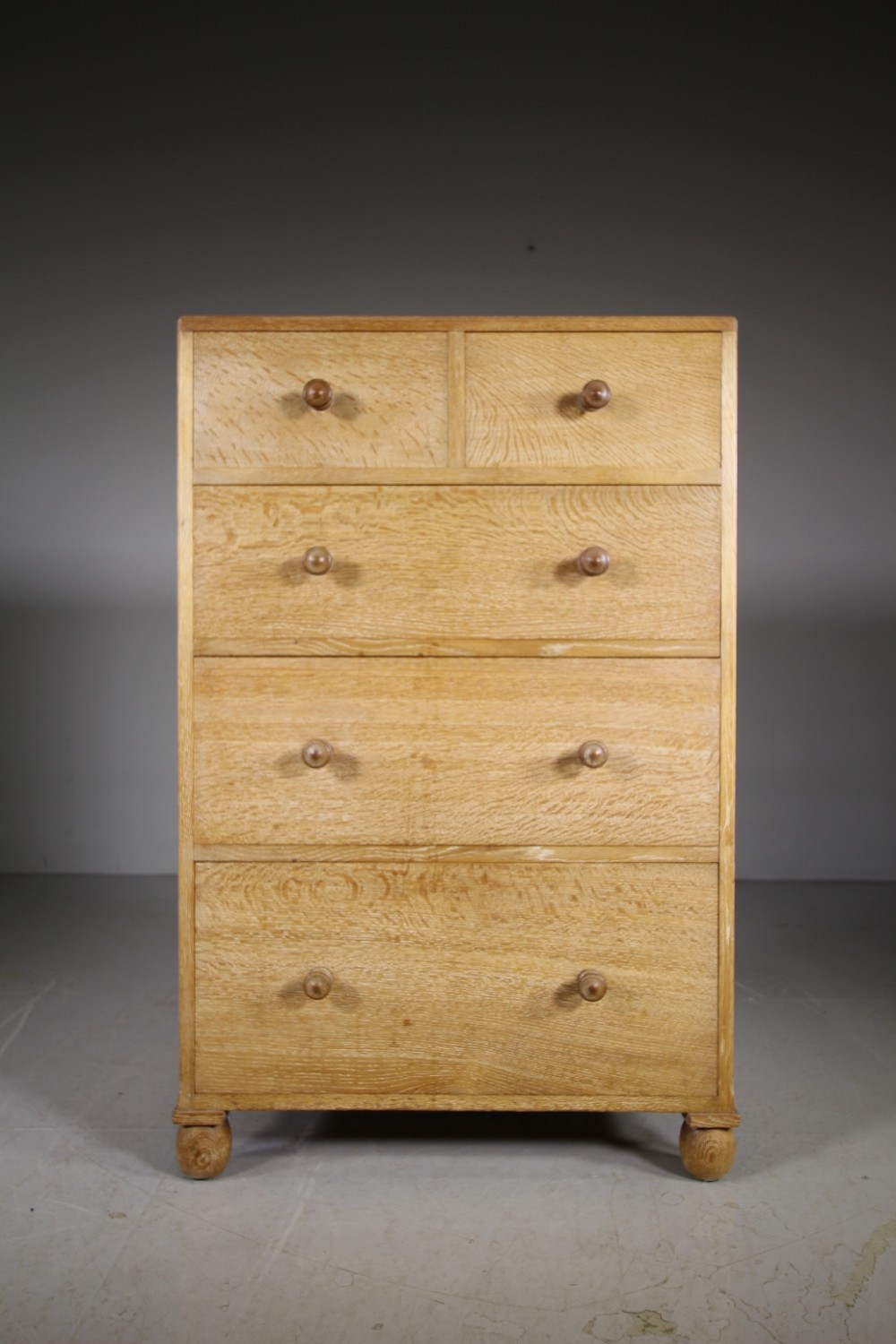 Fabulous Heals of London Edwardian Antique Oak Chest of Drawers