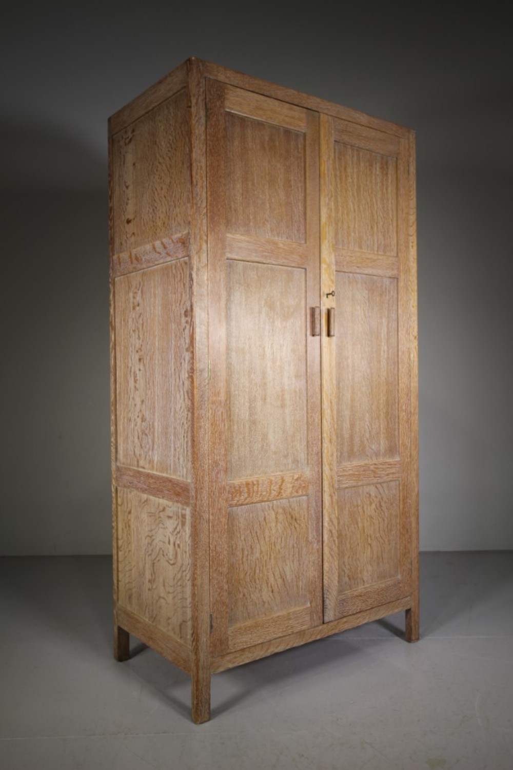 Heals of London Quality 1920’s Oak Wardrobe