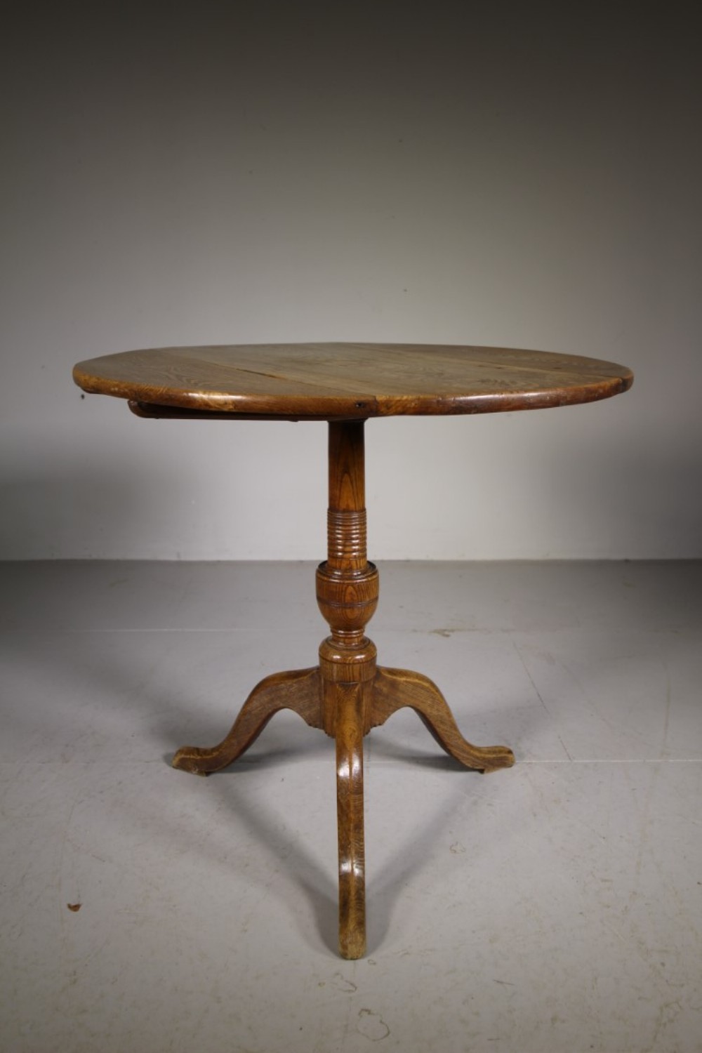 Beautiful Georgian Antique Ash Tripod Side Table