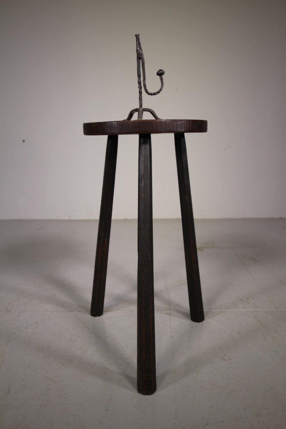 Early 19th Century Antique Elm Cricket Table