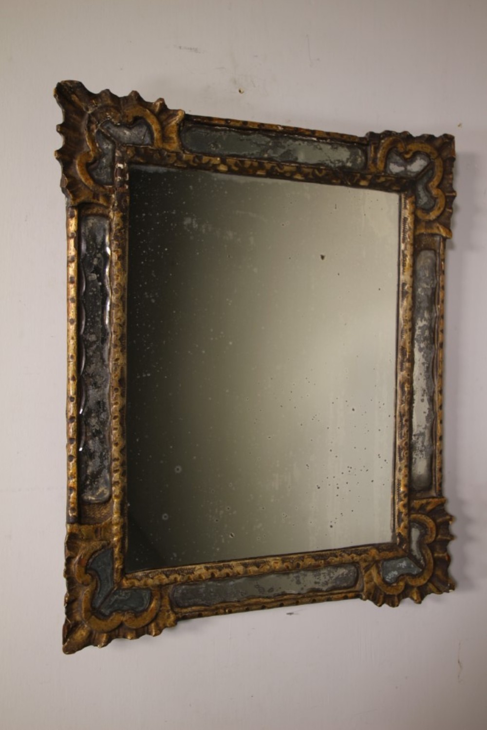 Beautiful 18th Century Venetian Antique Carved Gilt Wall Mirror